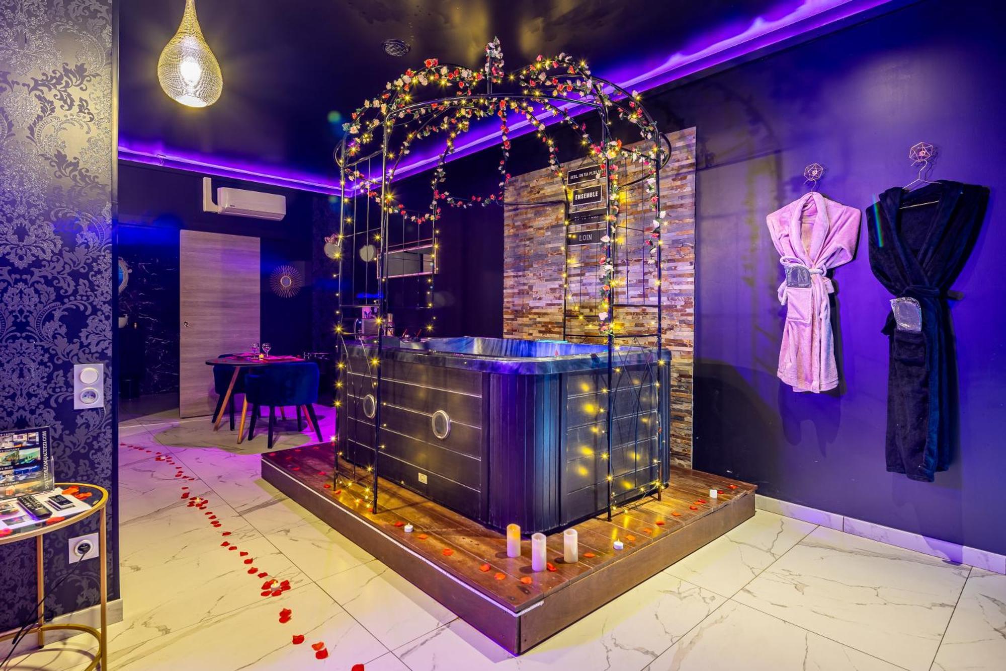 Hotel Sweet Secret'S Jacuzzi Le Breuil  Exteriér fotografie